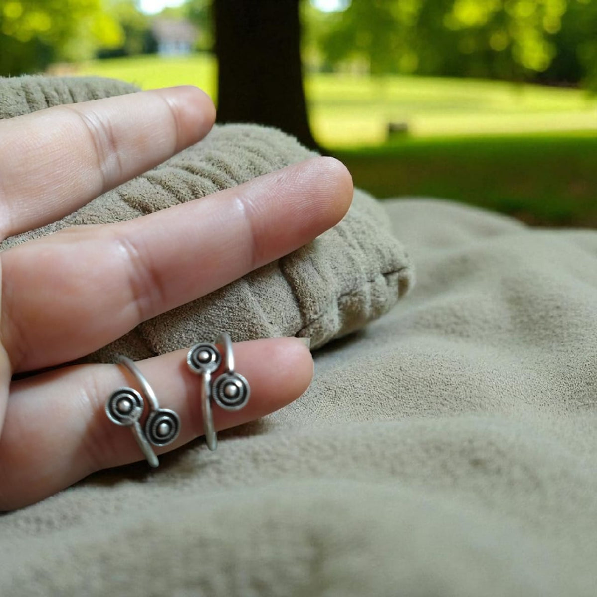 Oxidised silver light weight toe rings